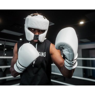 Boxing headgear TITLE Ko-Vert - white