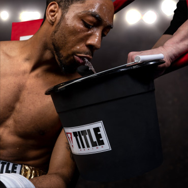 Boxing bucket TITLE Corner Spit